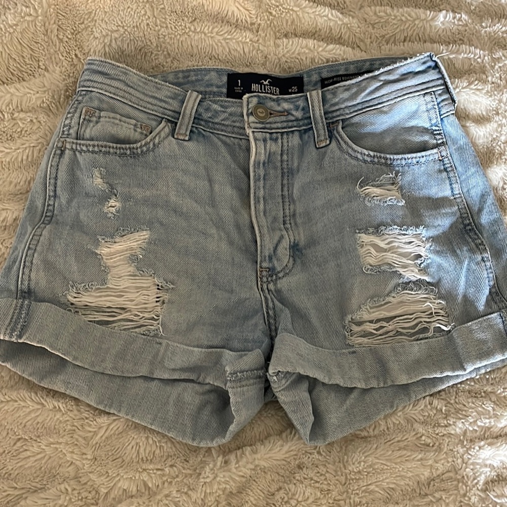 Hollister high rise boyfriend Jean shorts